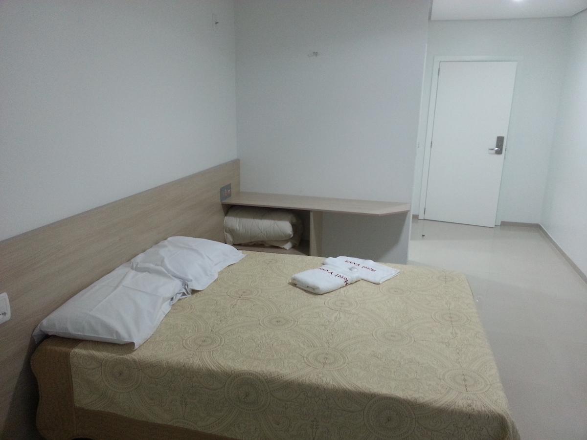 Hotel Vanes Coronel Freitas Ruang foto