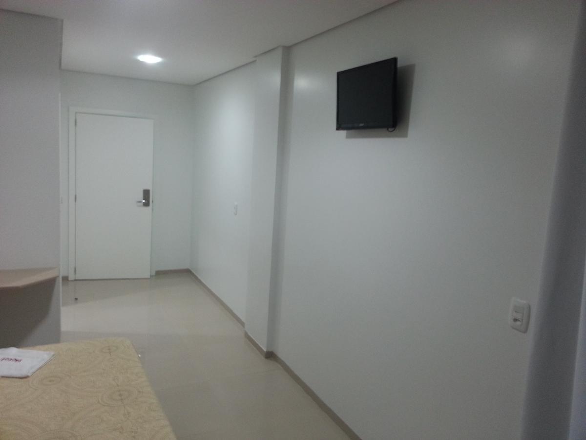Hotel Vanes Coronel Freitas Ruang foto