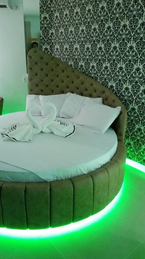 Hotel Vanes Coronel Freitas Ruang foto