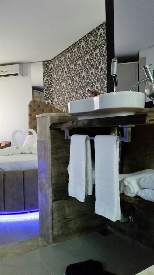 Hotel Vanes Coronel Freitas Ruang foto